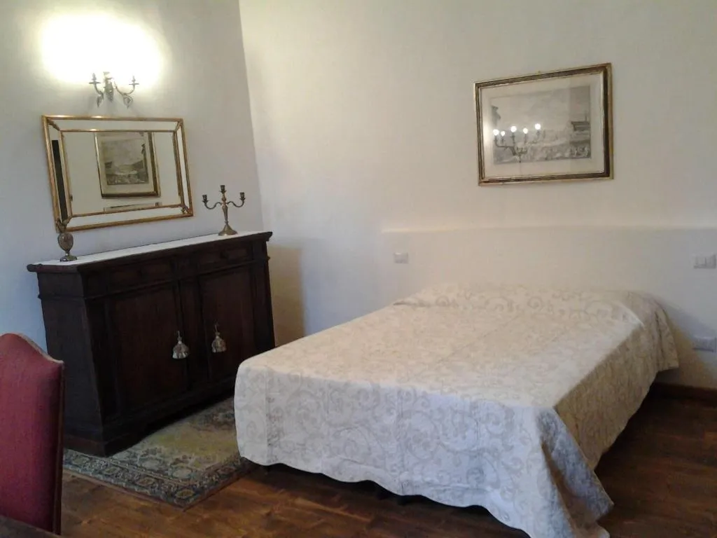 Room, Little Garden Donatello, Florence