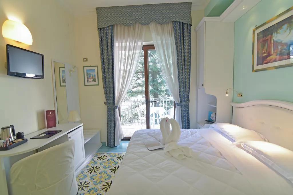 Room, Hotel Santa Lucia, Naples