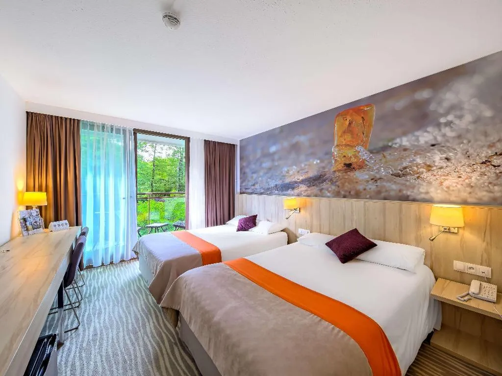 DOUBLE CLASSIC TWO DOUBLE BEDS Room, Mercure Gdansk Posejdon, Gdansk