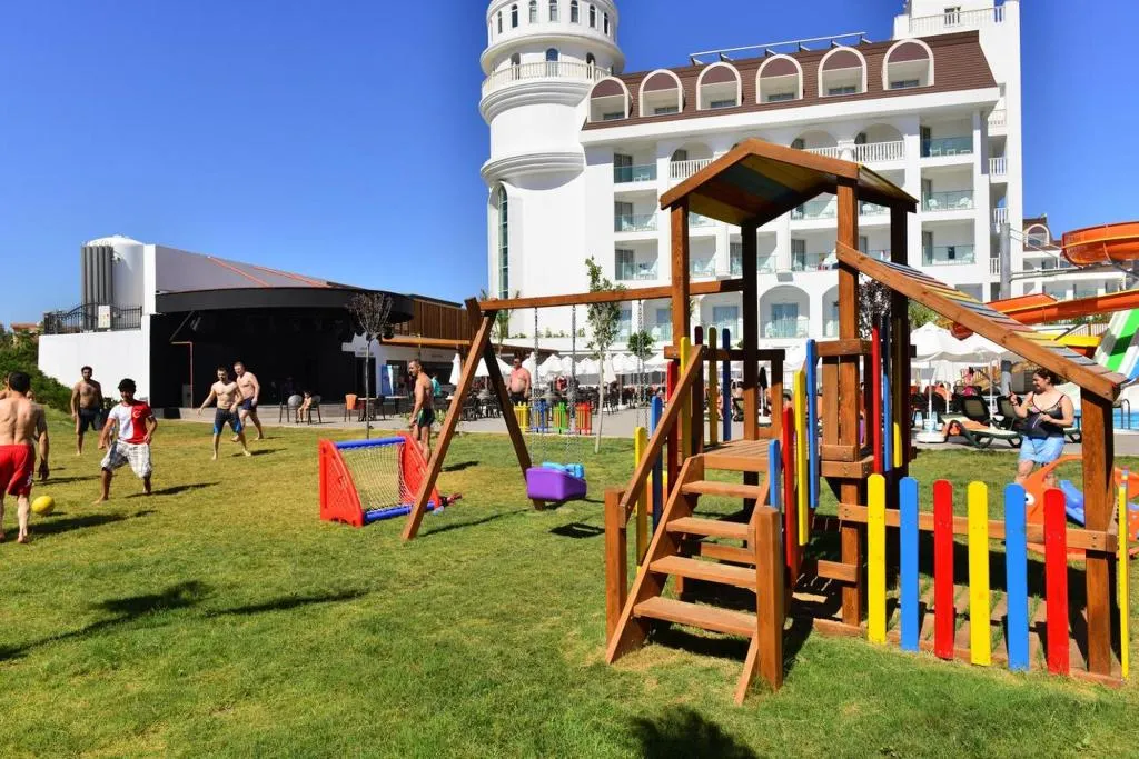 Sports and Entertainment, Side Crown Serenity, Antalya