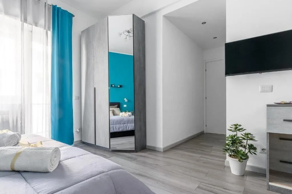 Room, Homs Sweet Home, Rome