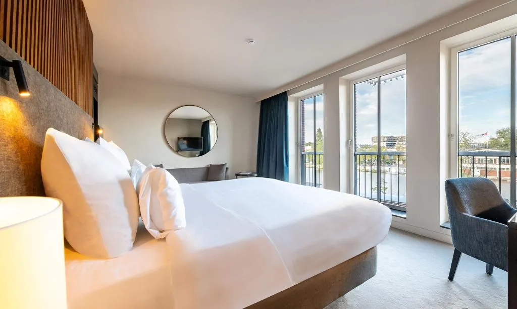 DOUBLE PREMIUM WITH VIEWS Room, Pestana Amsterdam Riverside, Amsterdam