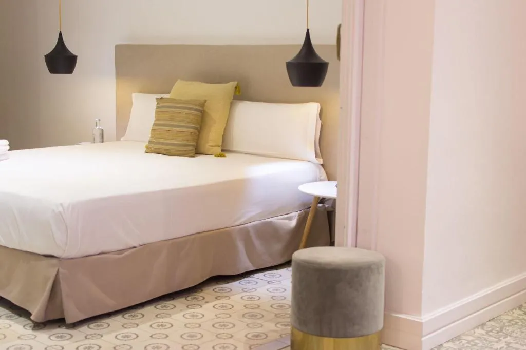 Room, Forgetmenot, Barcelona