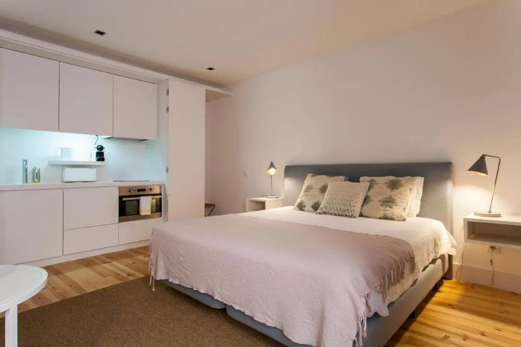STUDIO SUPERIOR Room, Lisbon Five Stars Apartments Combro 77, Lisbon