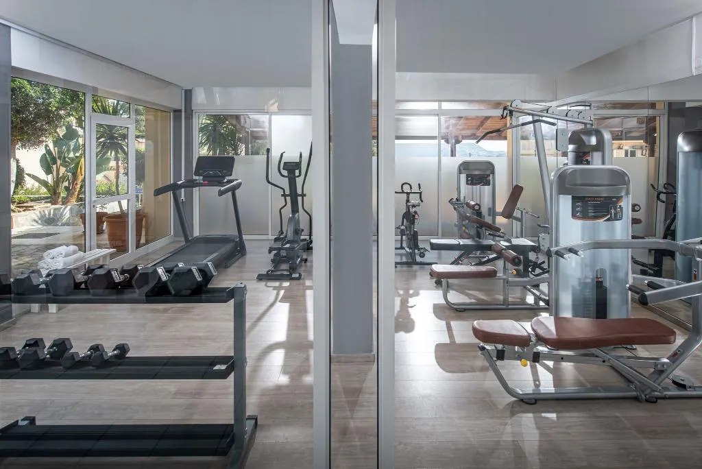 Sports and Entertainment, Alexander House, Crete