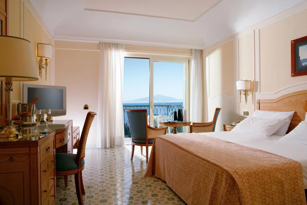 DOUBLE SEA VIEW Room, Grand Hotel Capodimonte, Naples