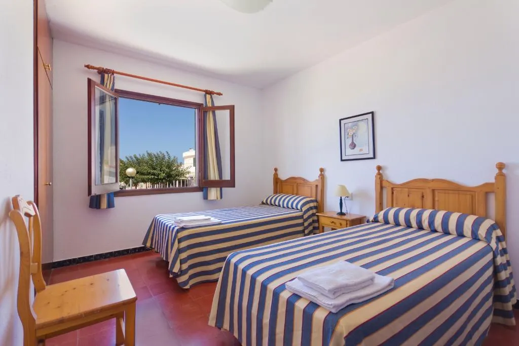 APARTMENT TWO BEDROOMS Room, Apartamentos Sol y Mar, Menorca