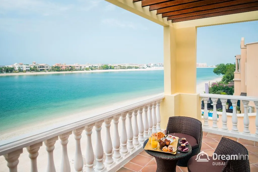 Terrace, Dream Inn Dubai - Palm Villa, Dubai