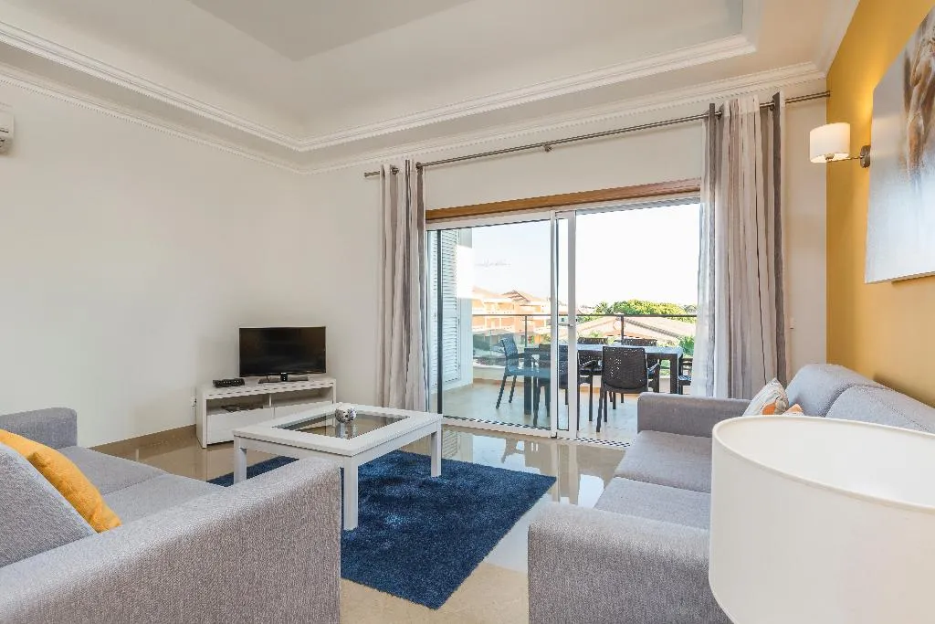 VILLA FOUR BEDROOMS Room, Lakeside Country Club, Algarve