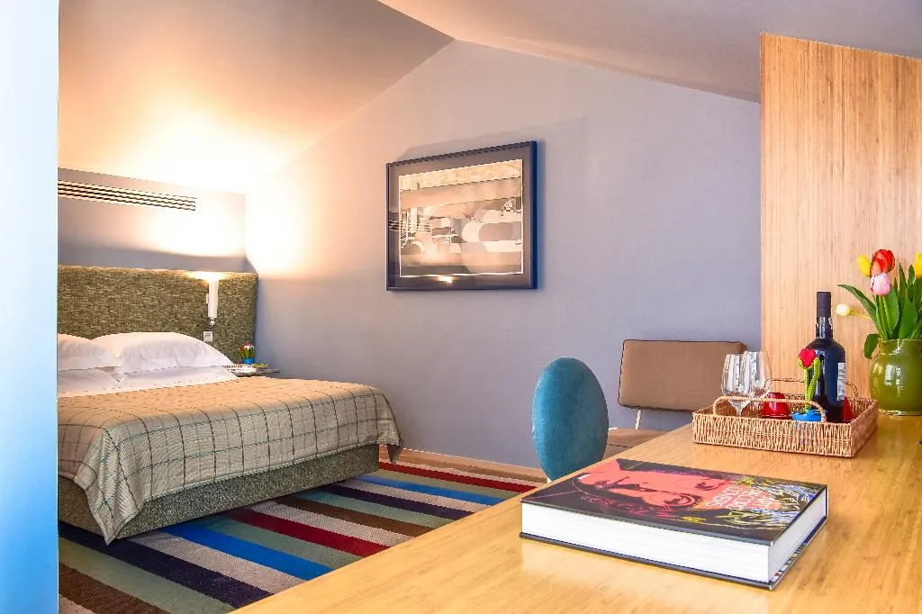 SUITE STANDARD Room, The Editory House Ribeira Hotel, Porto