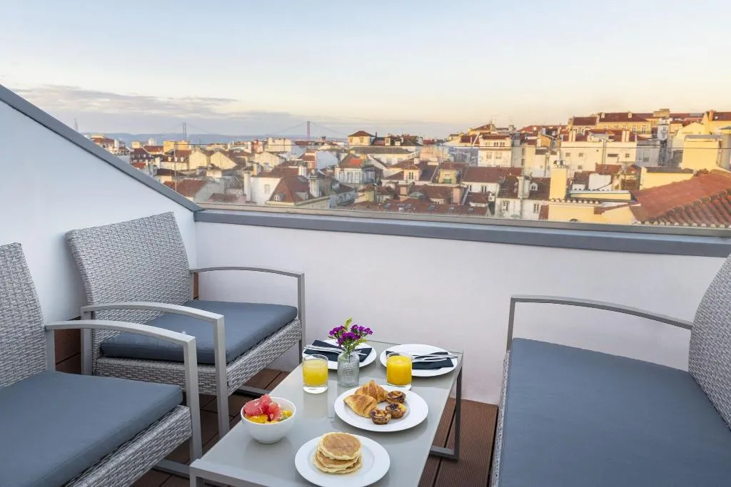 SUITE KING SIZE BED Room, 9 Hotel Mercy, Lisbon