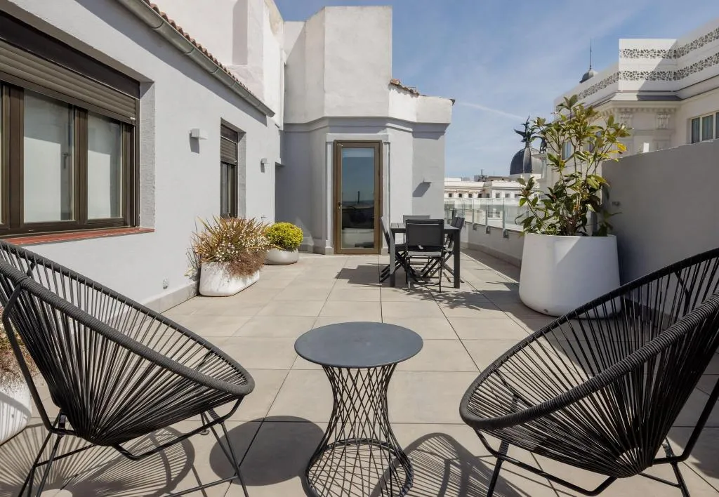 APARTMENT THREE BEDROOMS WITH VIEWS Room, Regente, Madrid