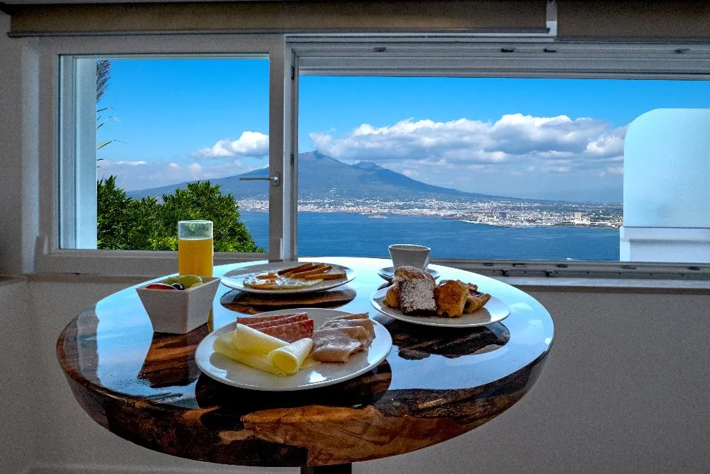 SUITE WITH JACUZZI Room, Relais Manfredi, Naples