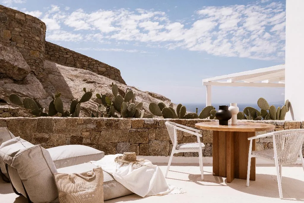 SUITE WITH JACUZZI Room, Lovia Mykonos, Mykonos