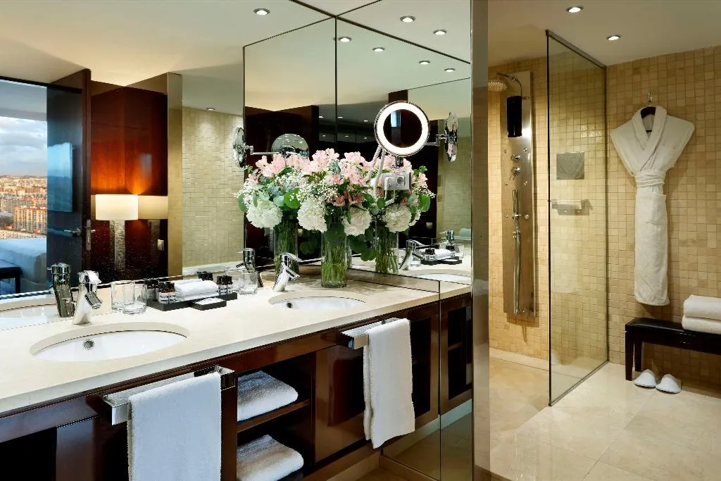 Room, Hyatt Regency Barcelona Tower, Barcelona
