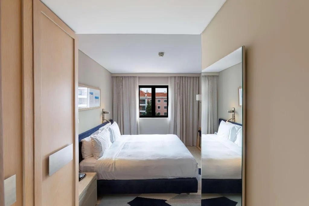 APARTMENT POOL VIEW Room, Hilton Vilamoura As Cascatas Golf Resort & Spa, Algarve