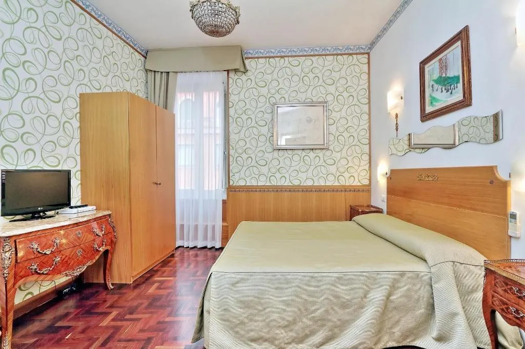 Room, Sonnino Suites, Rome