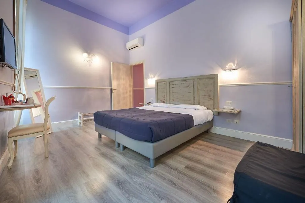 Room, B&B Le Stanze Del Duomo, Florence