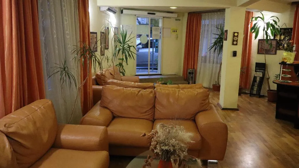 Lobby, Palitra, Varna