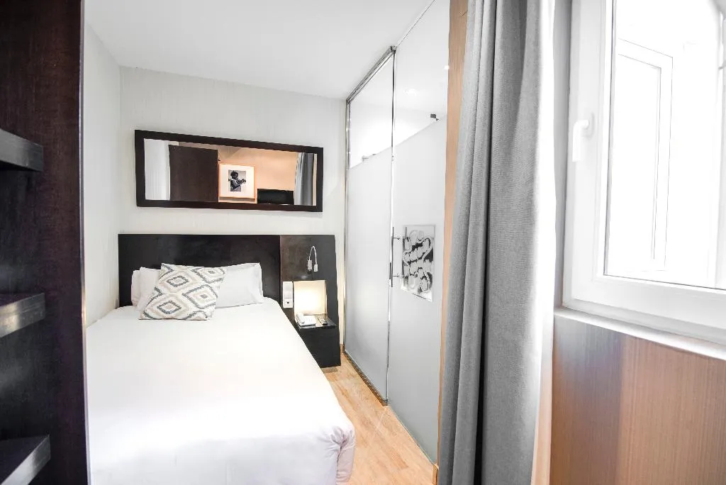SINGLE STANDARD Room, Petit Palace Plaza de la Reina, Valencia