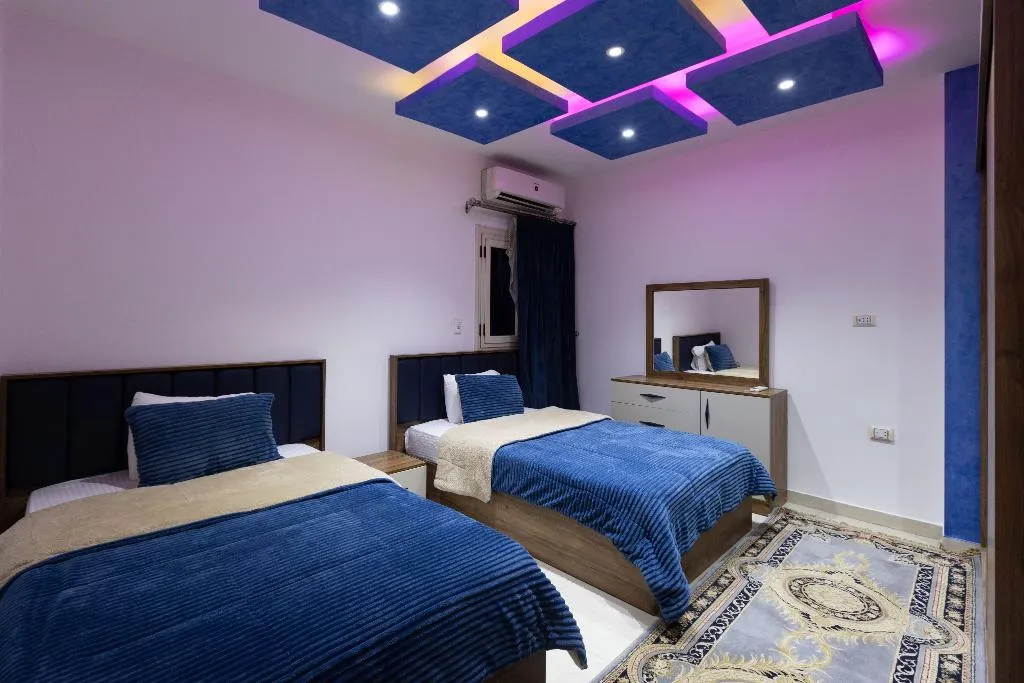 APARTMENT THREE BEDROOMS ONE BATHROOM Room, Pyramids Yard Hotel, Cairo