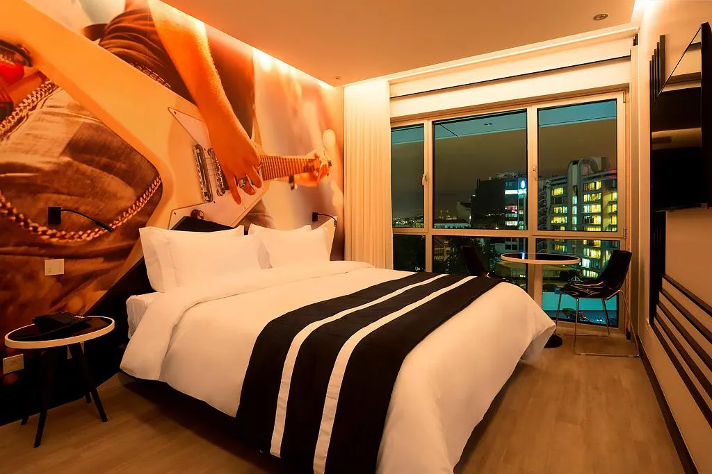 DOUBLE QUEEN SIZE BED Room, HF Fenix Music, Lisbon
