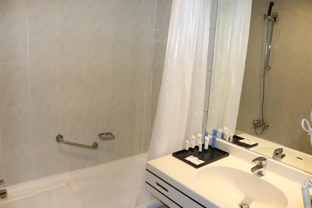 Double or Twin DELUXE Room, Al Khaleej Grand, Dubai