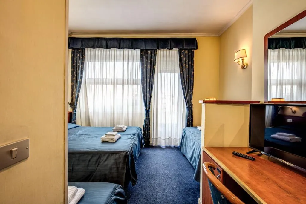 Room, Laura, Rome