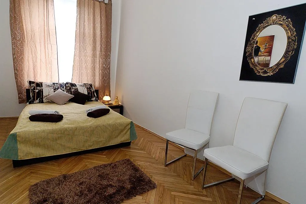 APARTMENT CAPACITY 4 ONE BEDROOM Room, P&J Tourist Apartments, Krakow