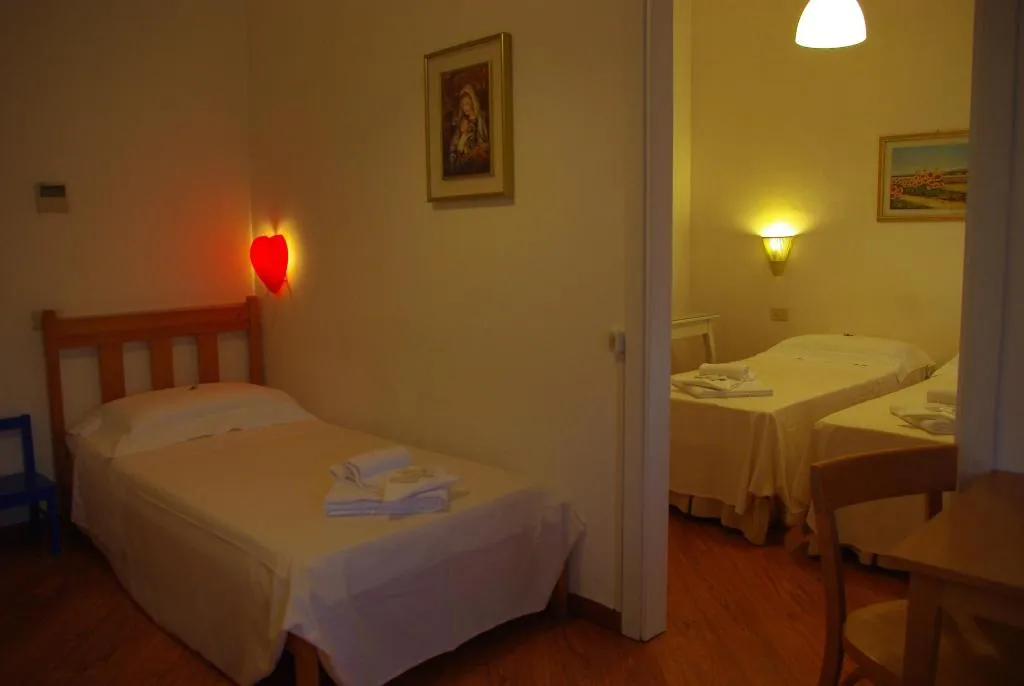 Room, Il Girasole, Milan