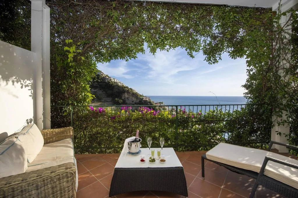 SUITE DELUXE SEA VIEW Room, Hotel Pellegrino, Naples