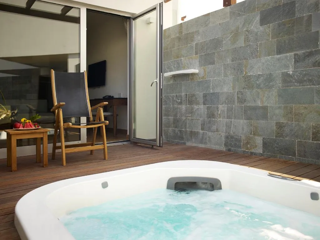 SUITE WITH JACUZZI Room, Sunrise Pearl Hotel & Spa, Cyprus
