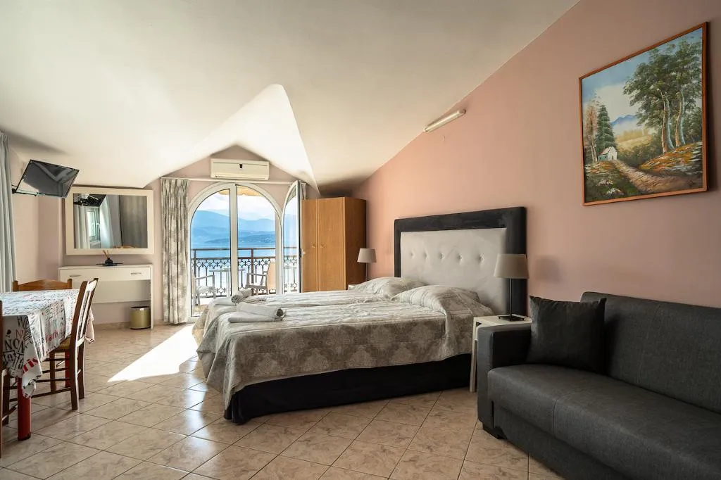 TRIPLE TWO BEDS Room, Zoi Lixouri, Kefallinia