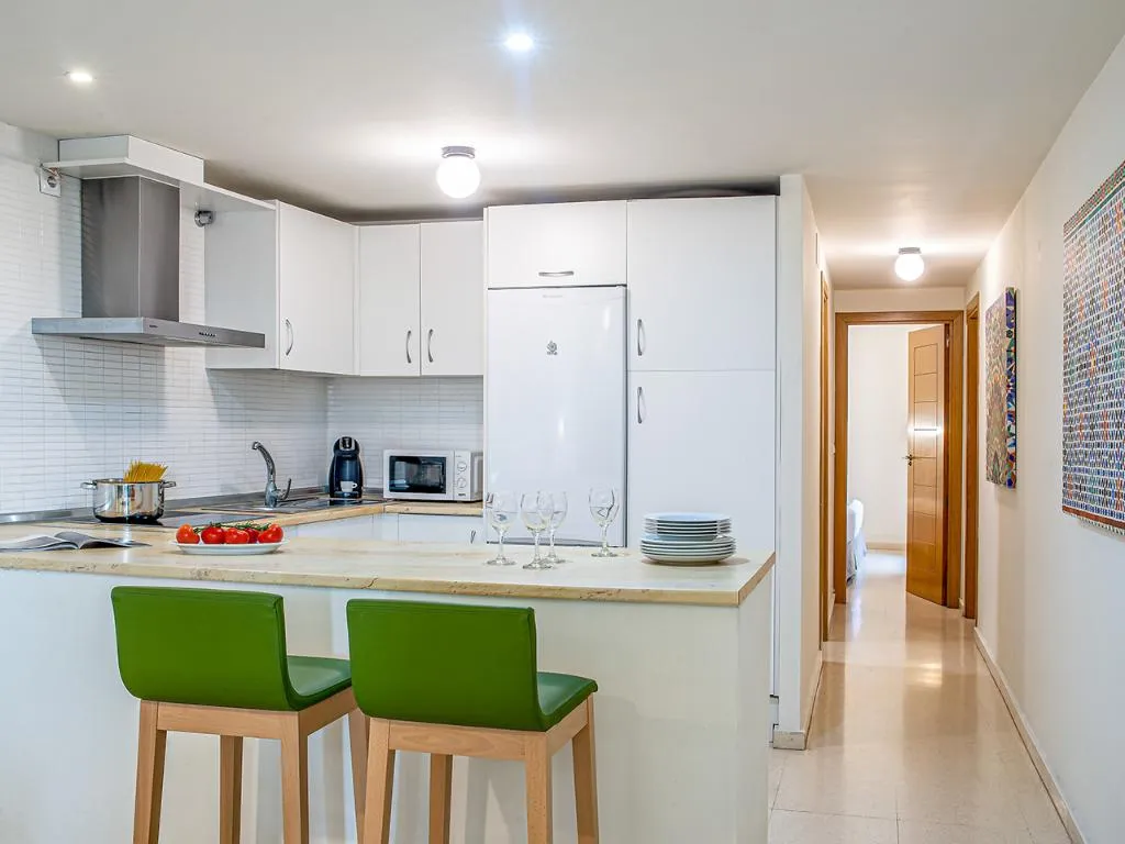 APARTMENT CAPACITY 5 TWO BEDROOMS Room, Pierre & Vacances Sevilla, Seville