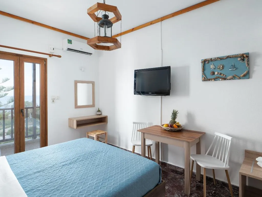 Double or Twin SEA VIEW POOL VIEW Room, Spiros-Soula Family Hotel & Thematic Suites, Crete