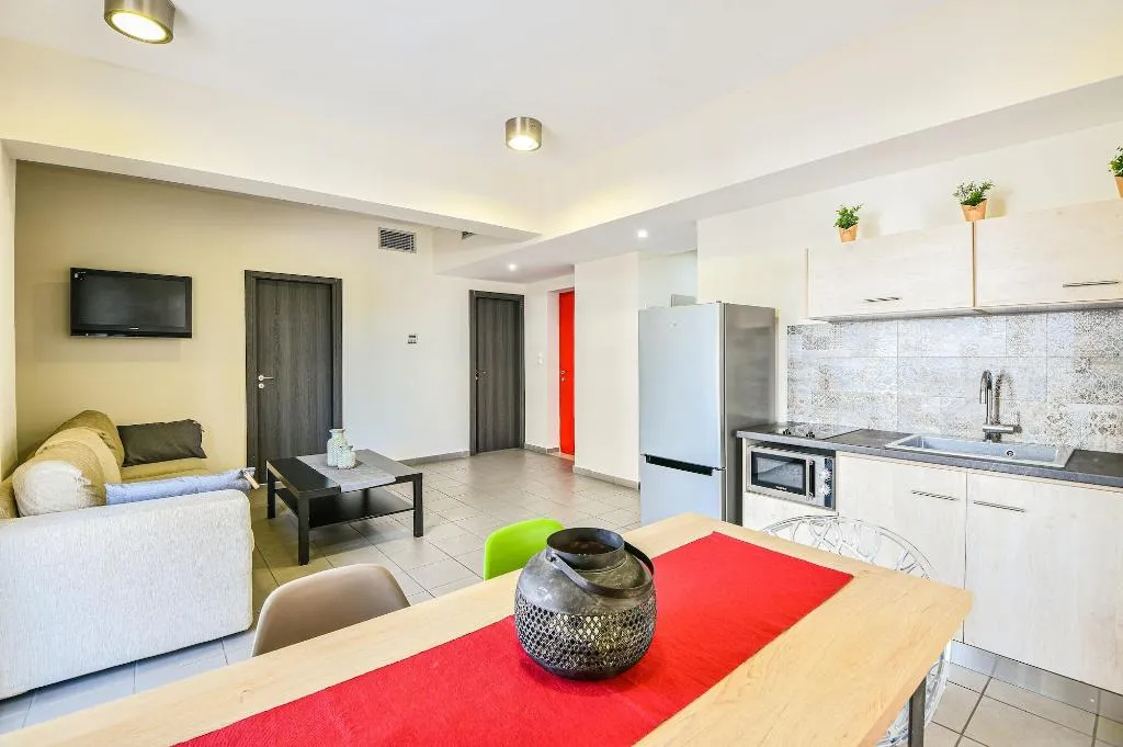 Room, Athens Way Lofts, Athens