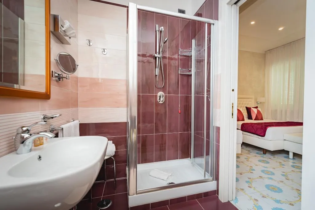 TRIPLE STANDARD Room, Hotel San Pietro, Naples