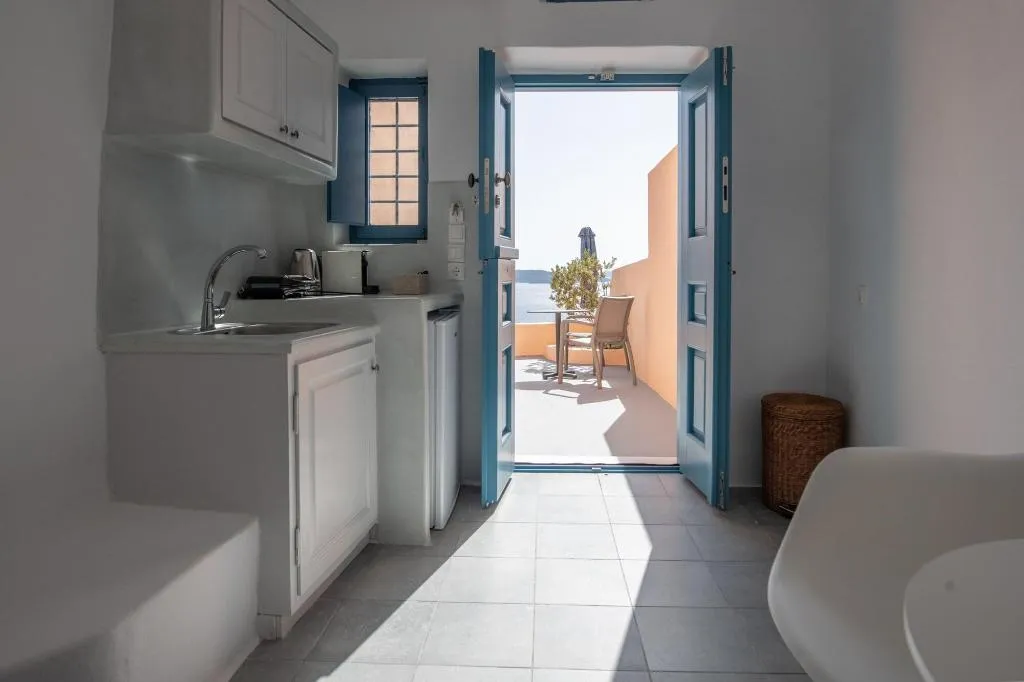 Room, Horizon Aeifos Suites, Santorini
