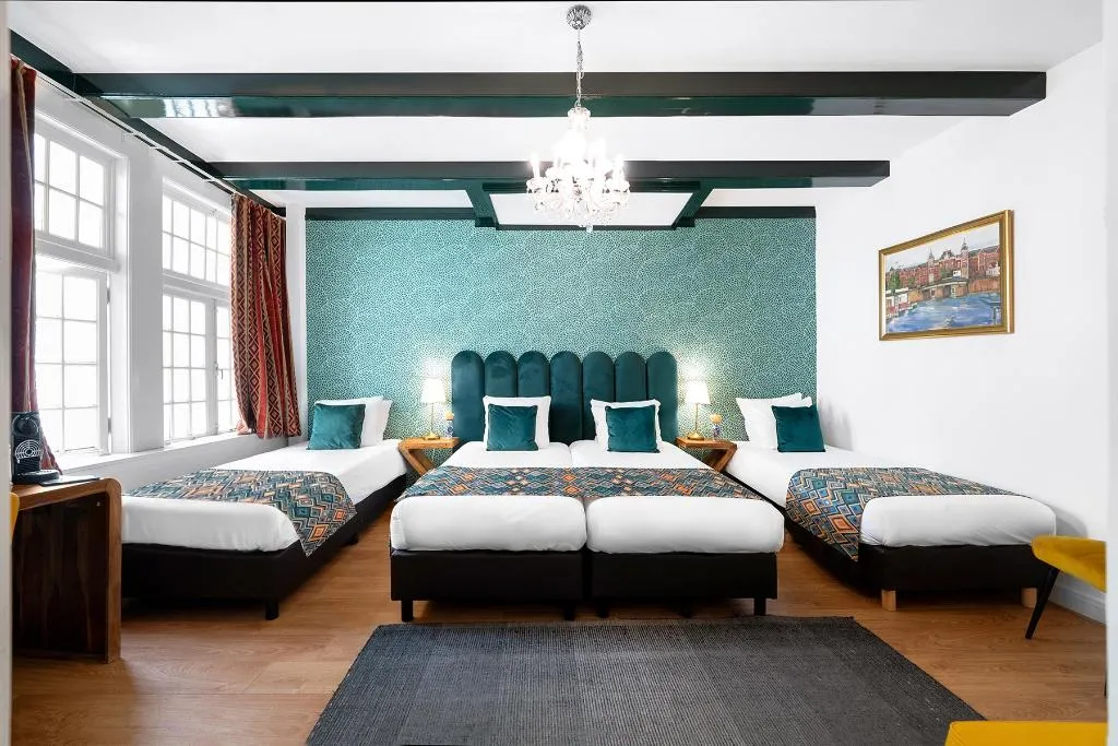 QUADRUPLE STANDARD Room, Des Arts, Amsterdam