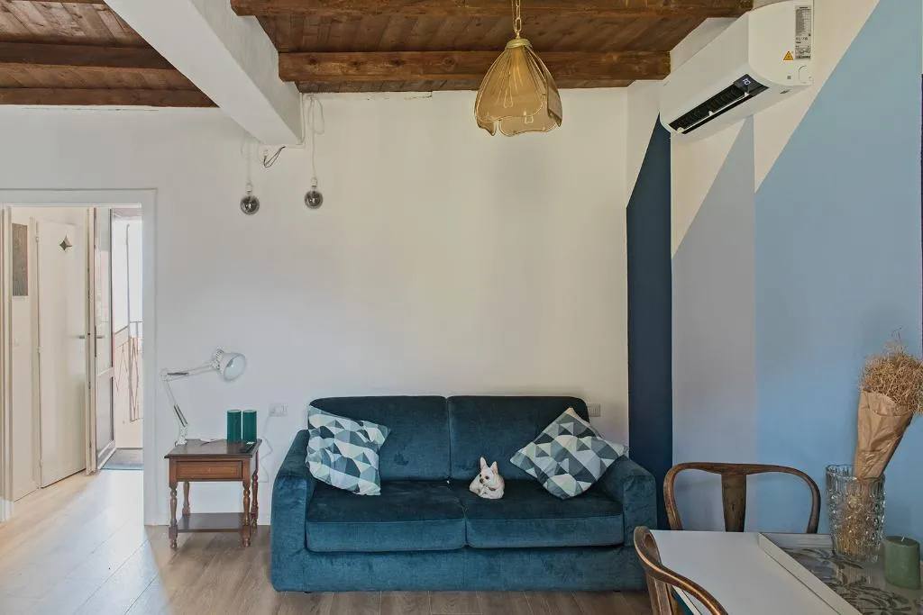 APARTMENT TWO BEDROOMS TWO BATHROOMS Room, Stresa Complex Levoasi, Milan