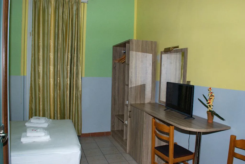 Double or Twin STANDARD Room, Diethness, Athens