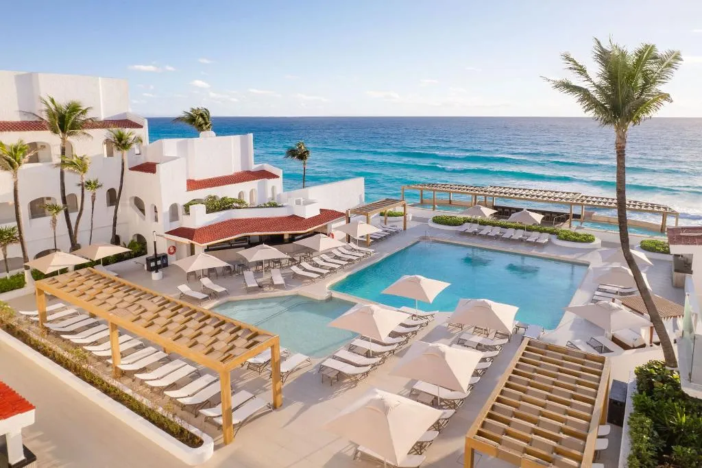 Pool, GR Caribe Deluxe All Inclusive Resort, Cancun Area