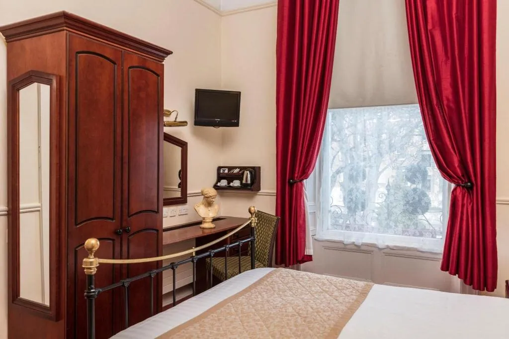 Room, The Lansdowne Hotel, Dublin