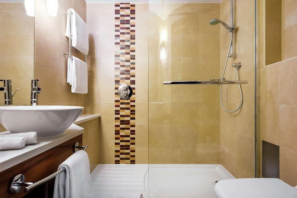 DOUBLE KING SIZE BED Room, Hilton Garden Inn Krakow, Krakow