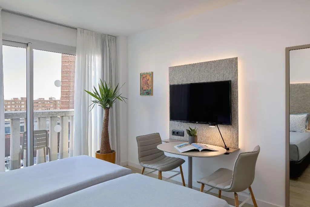STUDIO WITH BALCONY Room, INNSiDE by Meliá Barcelona Apolo, Barcelona