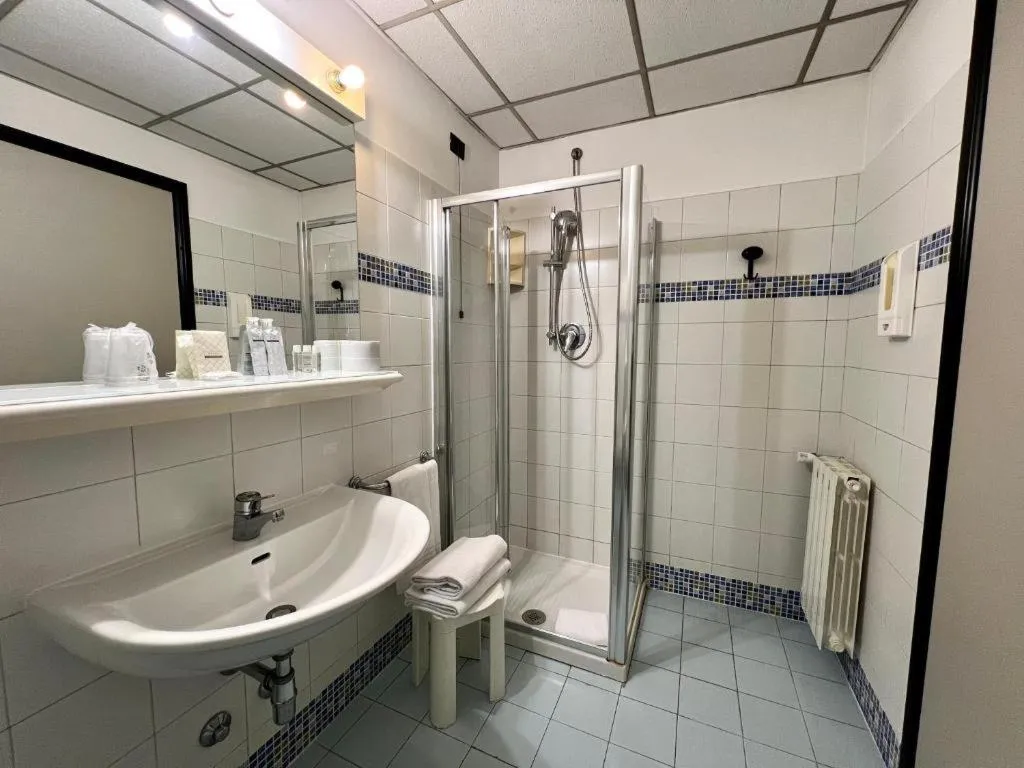 TRIPLE STANDARD Room, Hotel Diamante, Milan