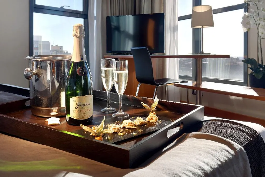 DOUBLE HONEYMOON Room, Exe Plaza, Madrid