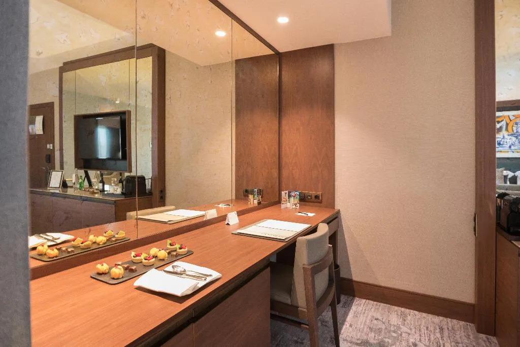 JUNIOR SUITE PARK VIEW Room, InterContinental Lisbon, Lisbon