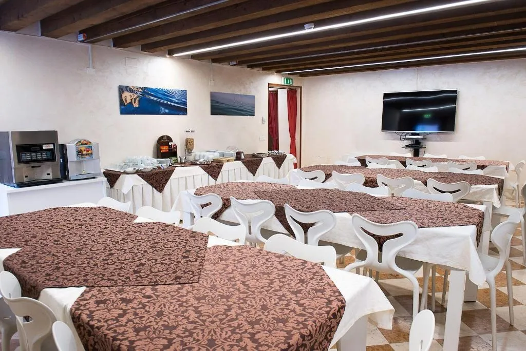 Restaurant, Domus Clugiae, Venice