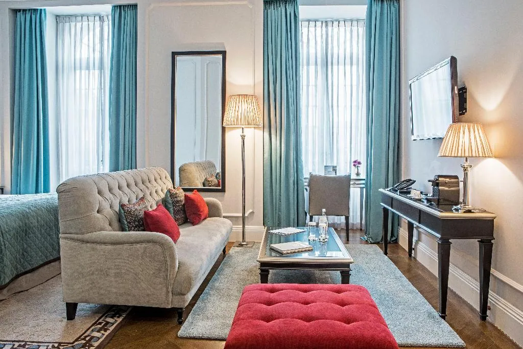 JUNIOR SUITE KING SIZE BED Room, InterContinental Porto Palacio das Cardosas, Porto